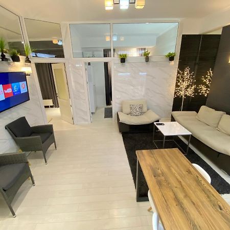 New Double Room Luxury Apartment In The Center คีชีเนา ภายนอก รูปภาพ