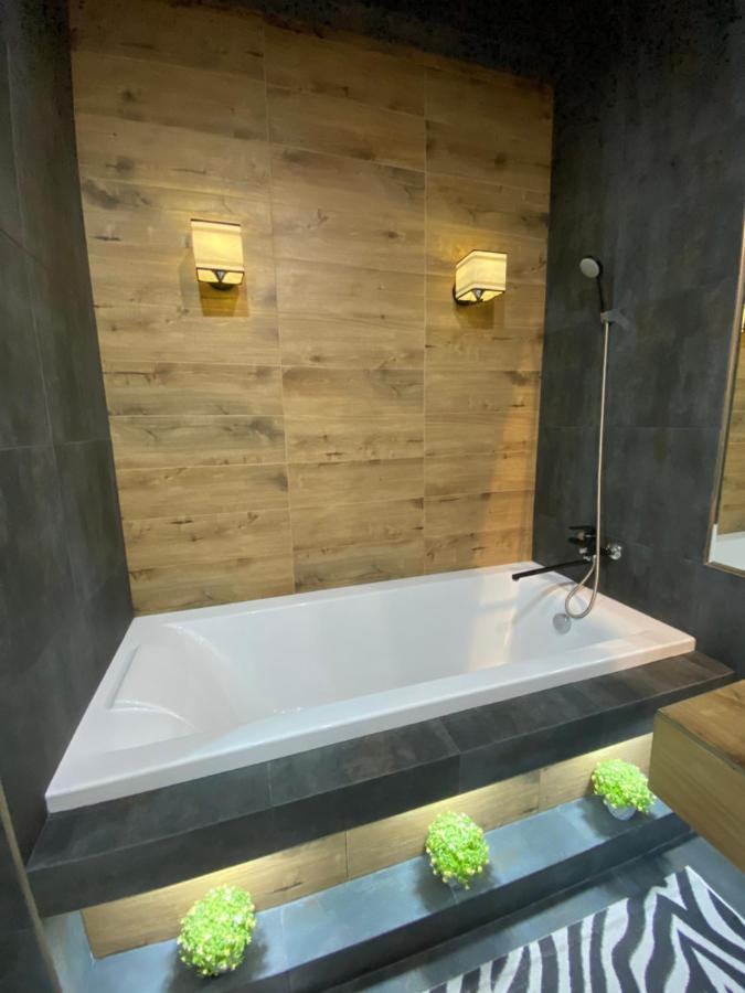 New Double Room Luxury Apartment In The Center คีชีเนา ภายนอก รูปภาพ
