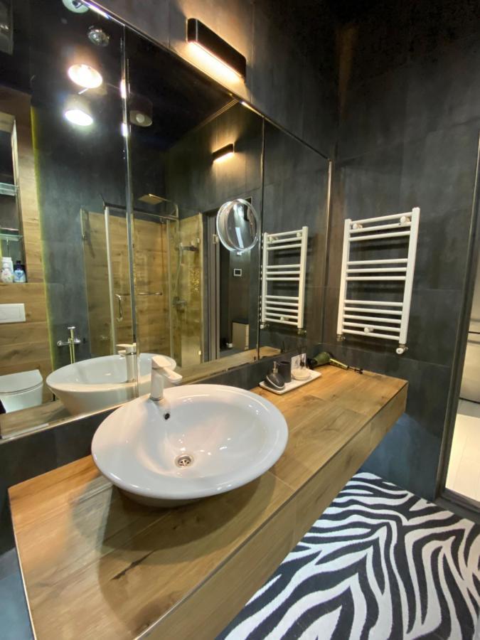 New Double Room Luxury Apartment In The Center คีชีเนา ภายนอก รูปภาพ