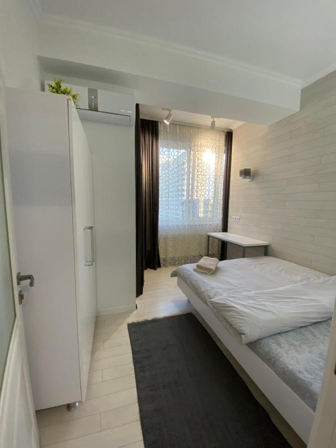 New Double Room Luxury Apartment In The Center คีชีเนา ภายนอก รูปภาพ
