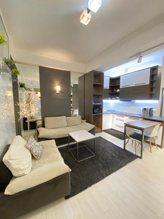 New Double Room Luxury Apartment In The Center คีชีเนา ภายนอก รูปภาพ