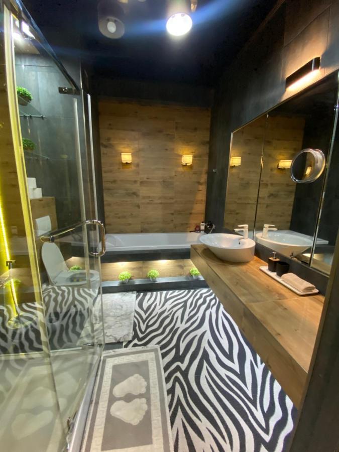 New Double Room Luxury Apartment In The Center คีชีเนา ภายนอก รูปภาพ