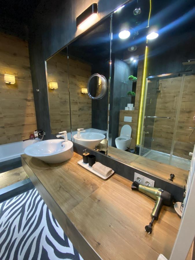 New Double Room Luxury Apartment In The Center คีชีเนา ภายนอก รูปภาพ